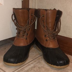 Duck boots